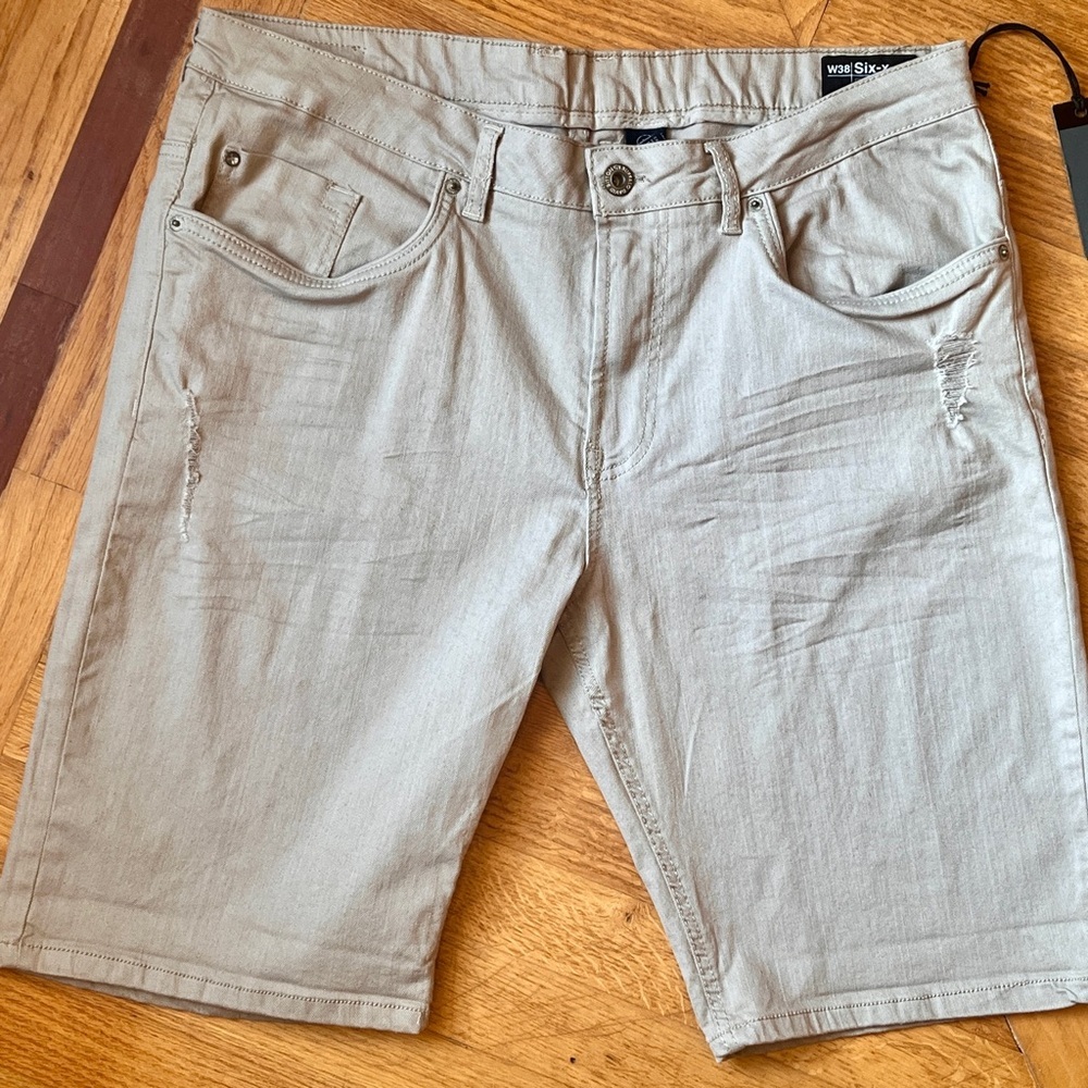 Six-X Basic Mens Distressed Flat Front Shorts 38 Light Stone